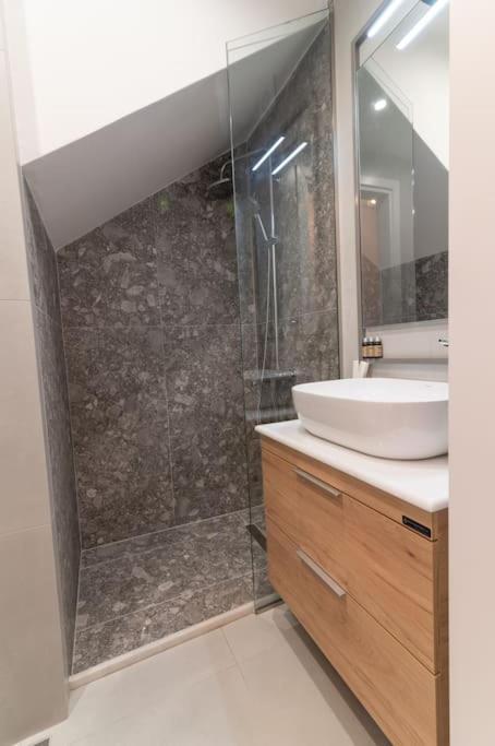 Μεζονέτα Με Θέα Στο Πάρκο Σταύρος Νιάρχος One Apartment Athena Bagian luar foto