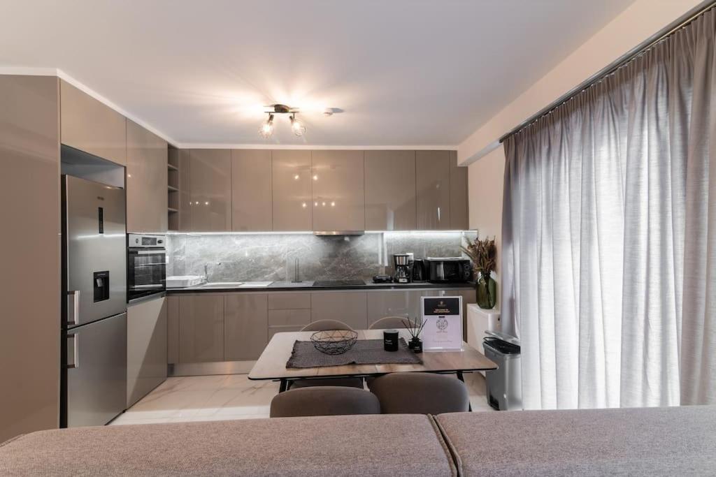 Μεζονέτα Με Θέα Στο Πάρκο Σταύρος Νιάρχος One Apartment Athena Bagian luar foto
